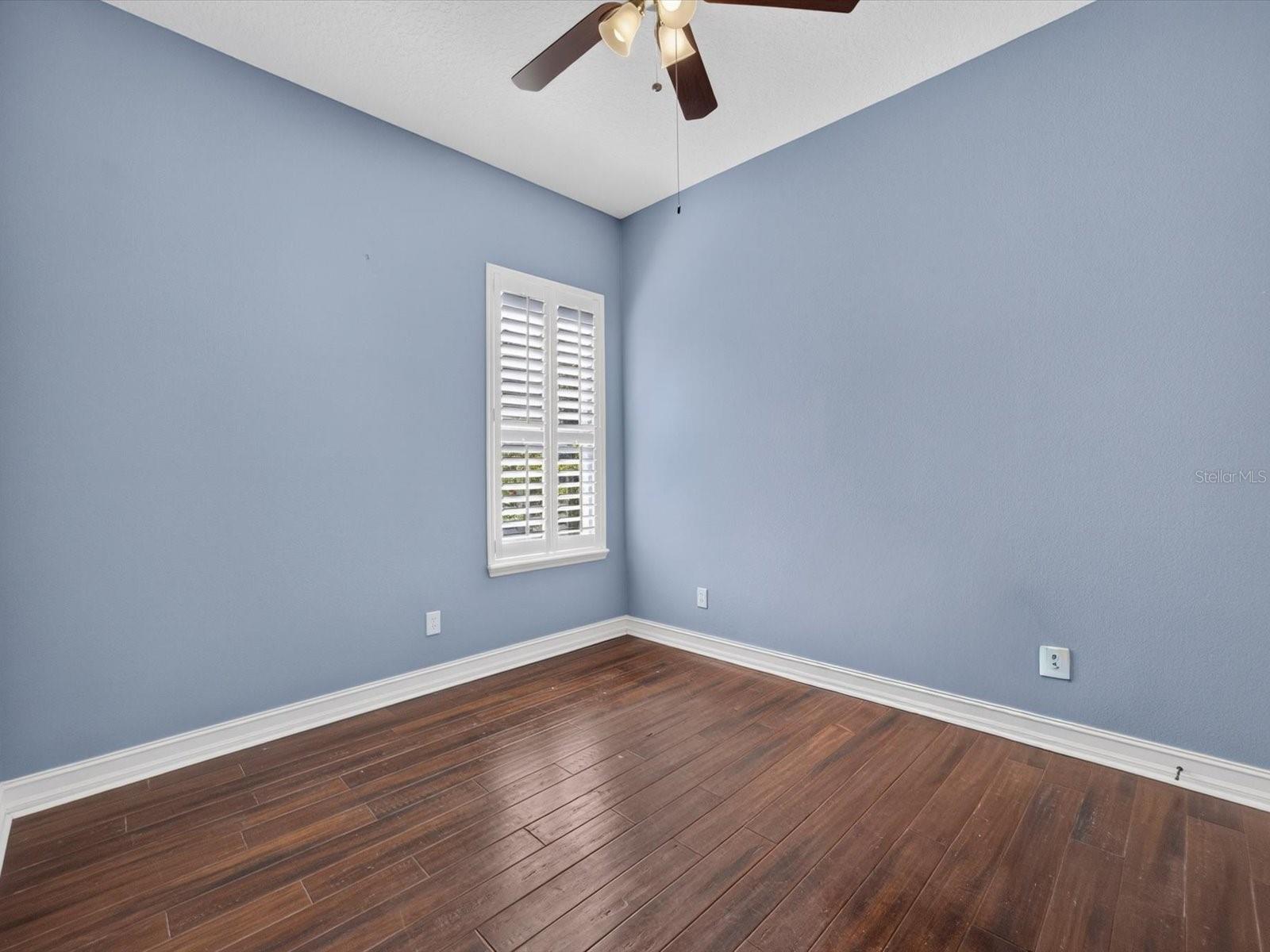 112 BEDFORD CT