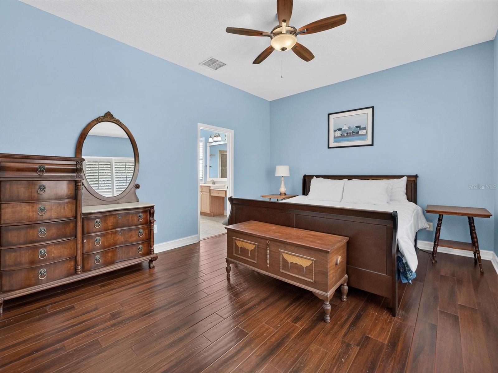 112 BEDFORD CT
