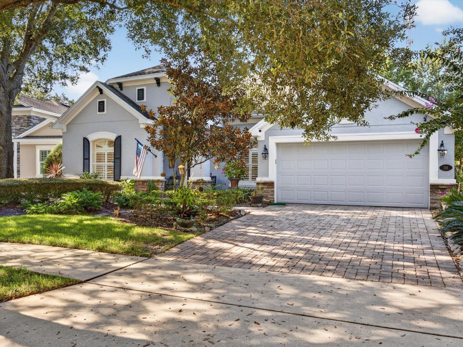 112 BEDFORD CT