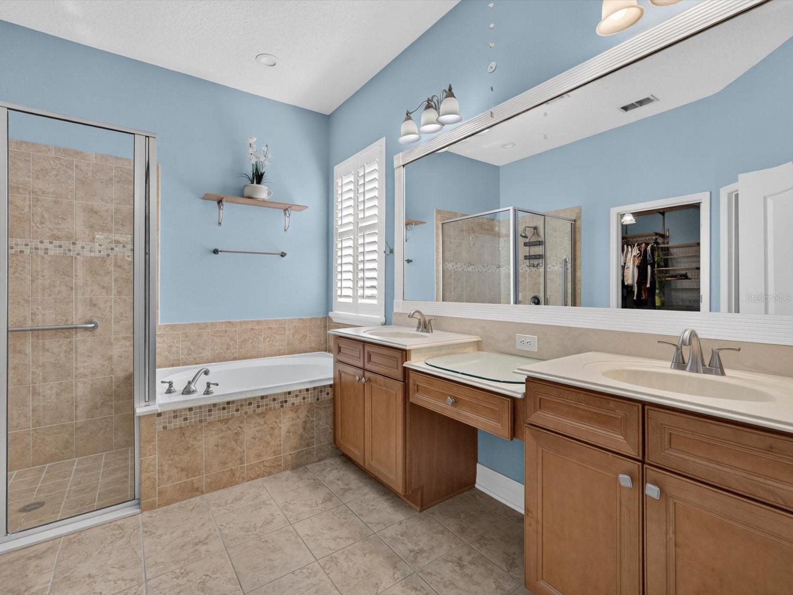112 BEDFORD CT