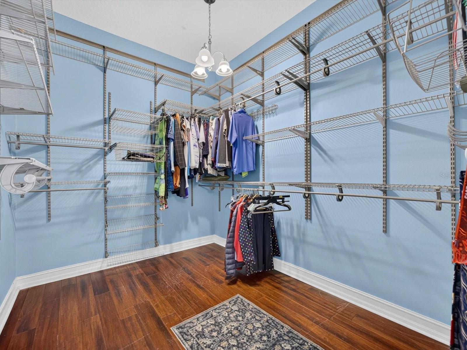 112 BEDFORD CT