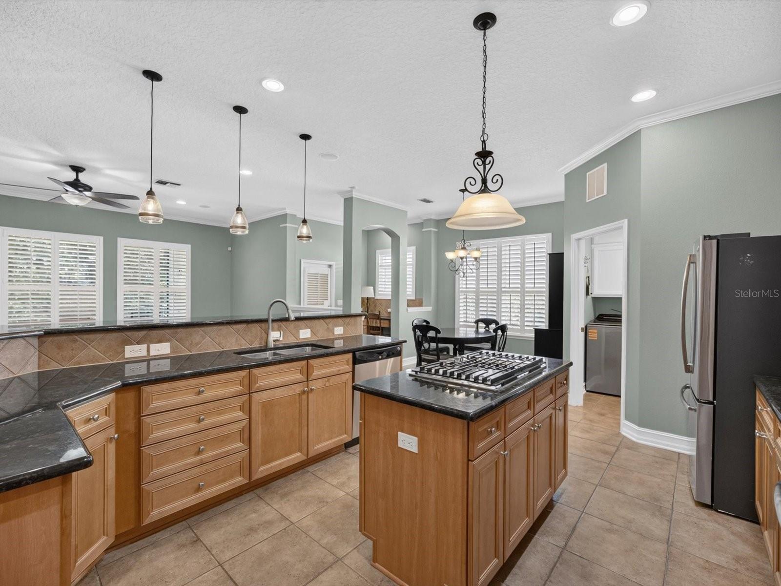 112 BEDFORD CT