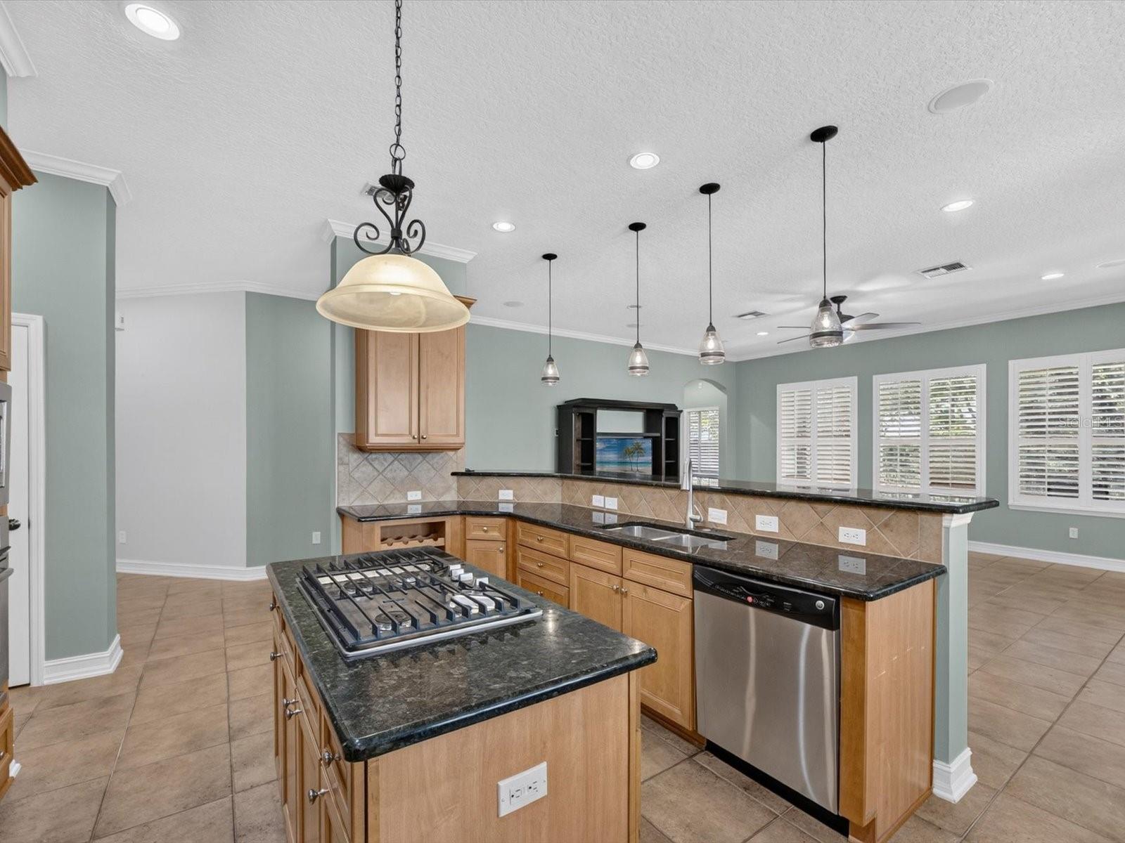 112 BEDFORD CT