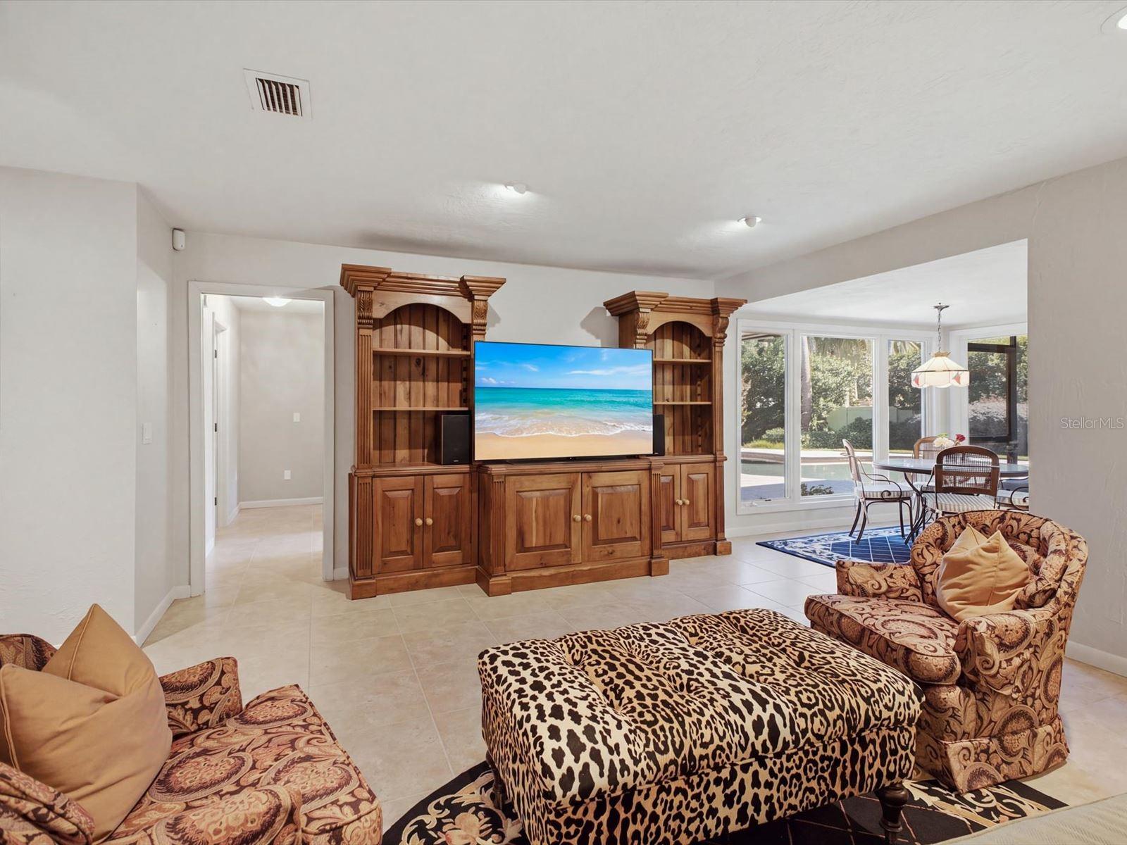 1735 DEMETREE DR