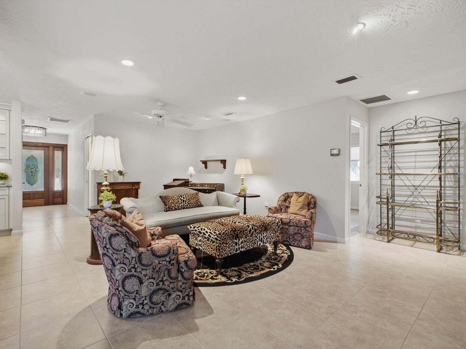 1735 DEMETREE DR