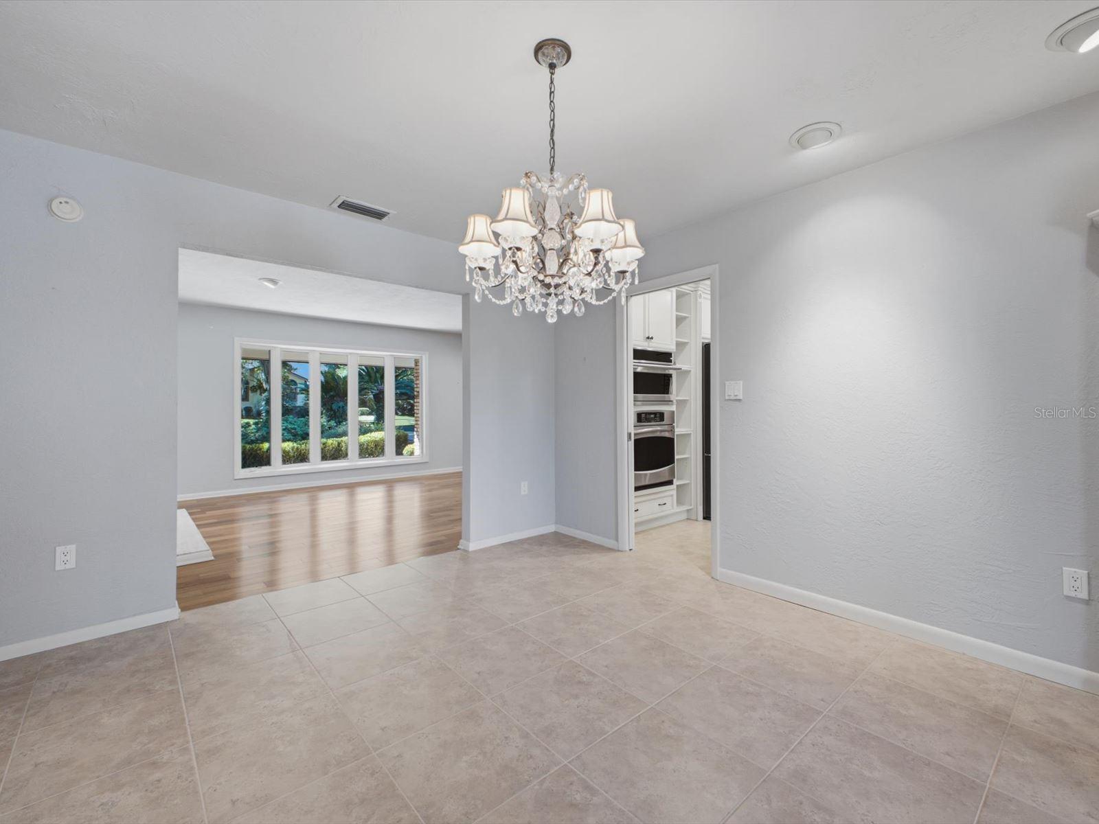 1735 DEMETREE DR