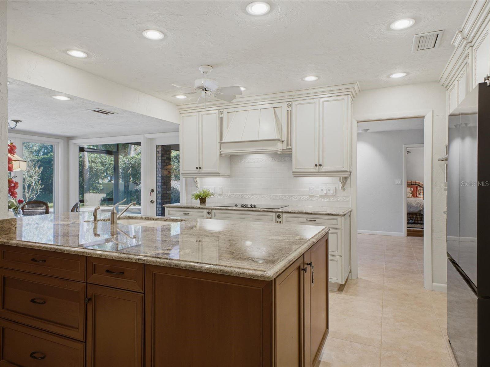 1735 DEMETREE DR