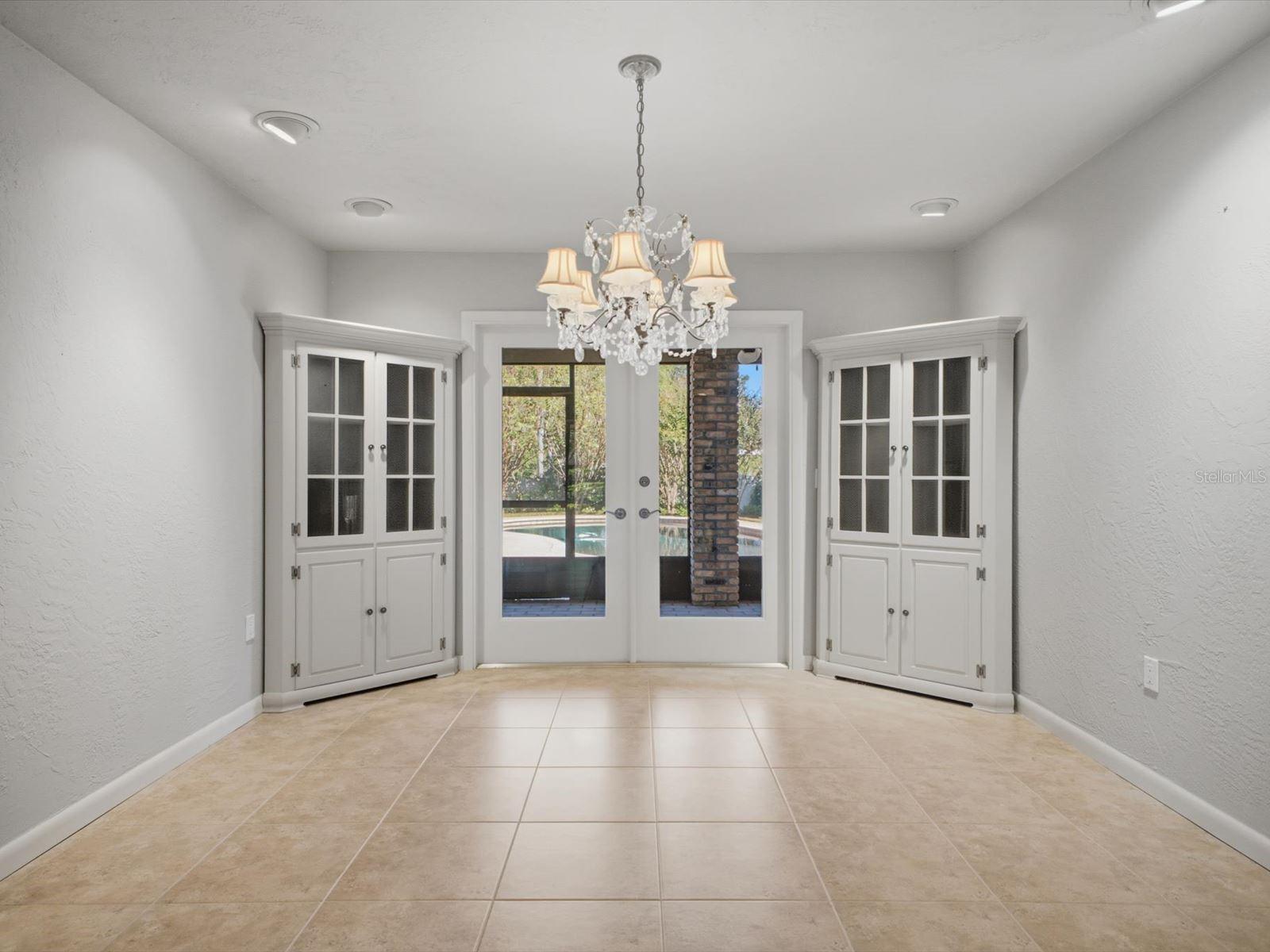 1735 DEMETREE DR