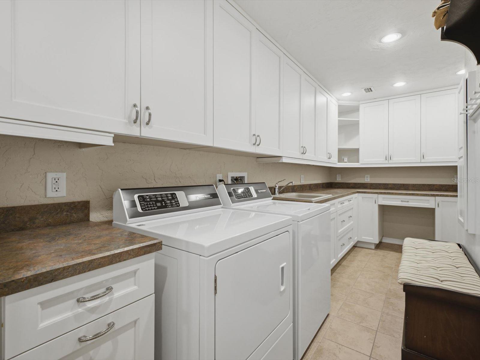 1735 DEMETREE DR