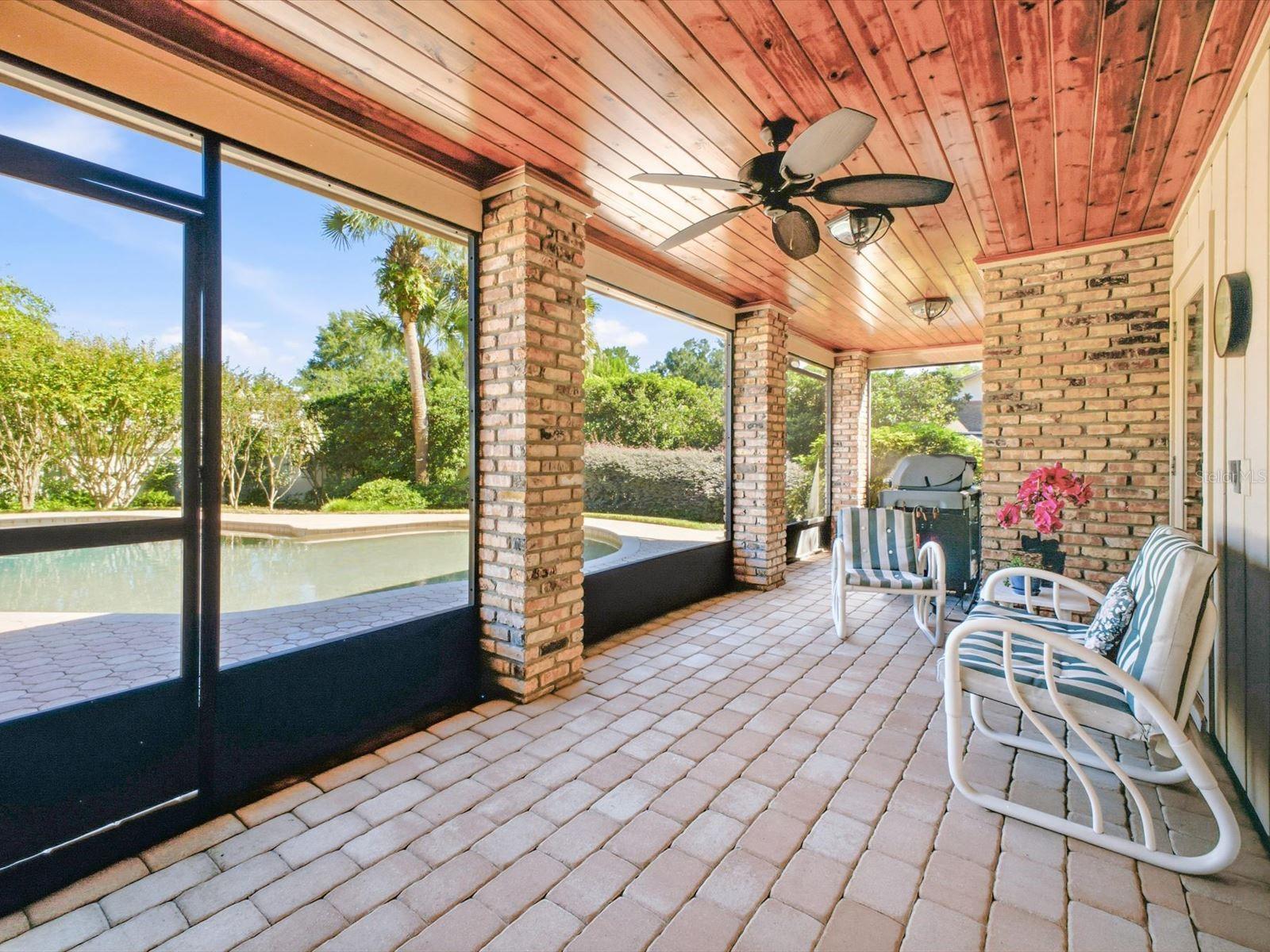 1735 DEMETREE DR