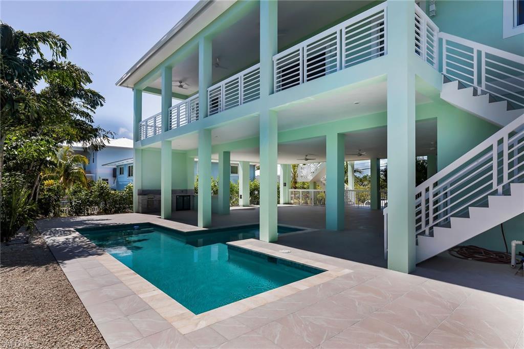 518 Avenida Primiceria