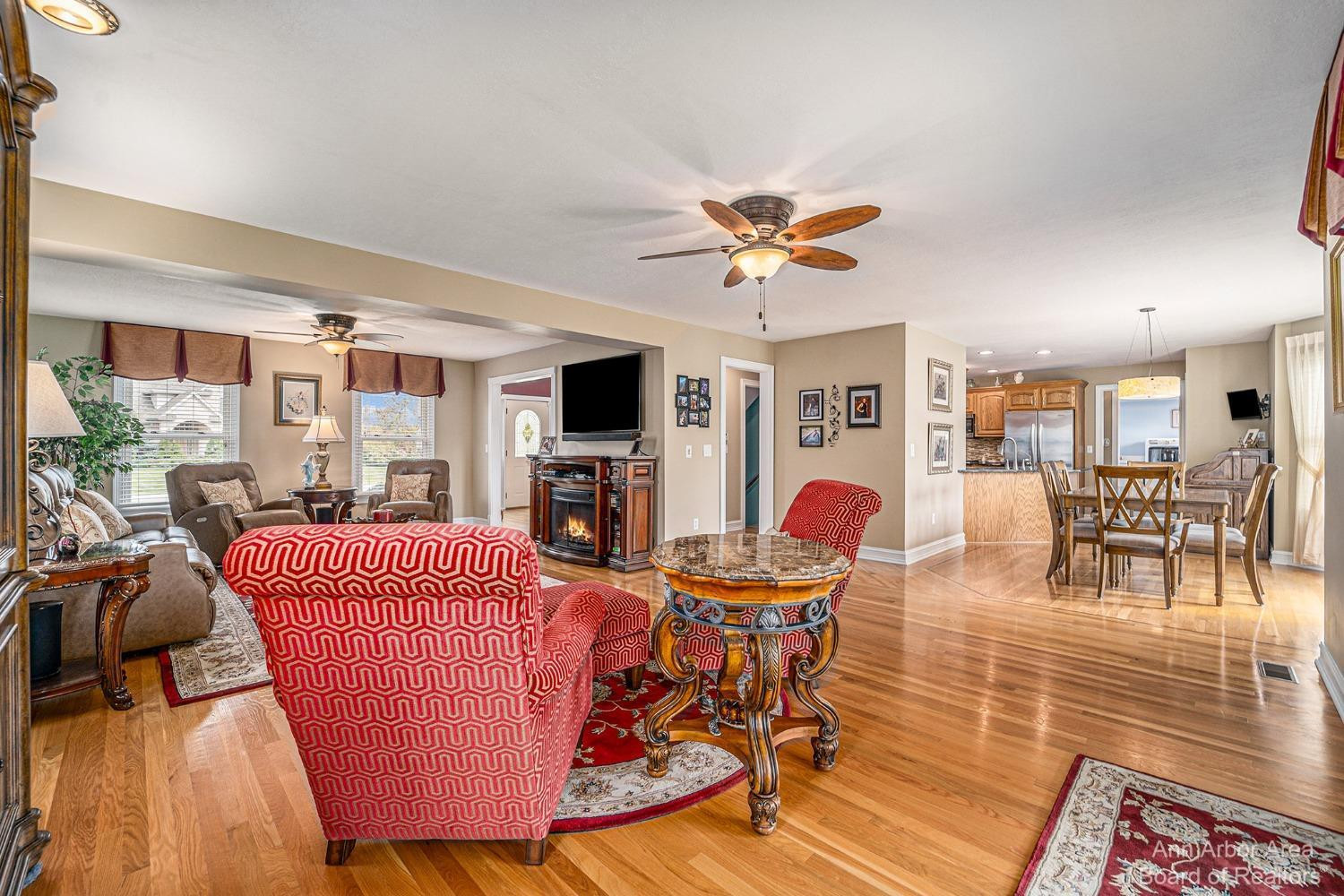 5517 E Dartmoor Drive