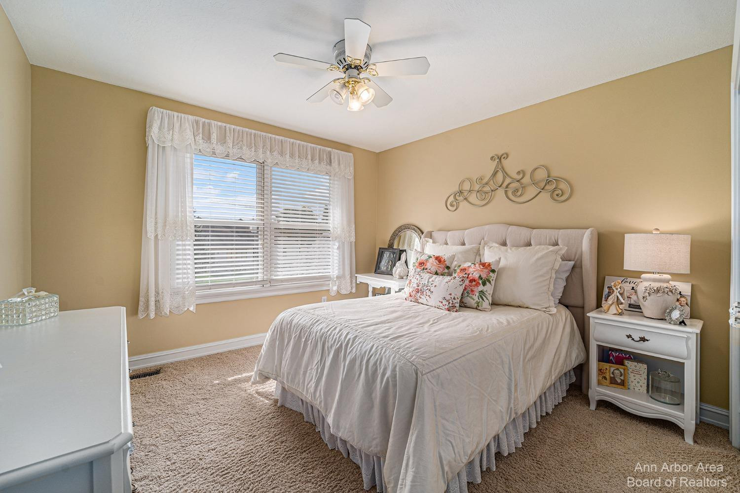 5517 E Dartmoor Drive