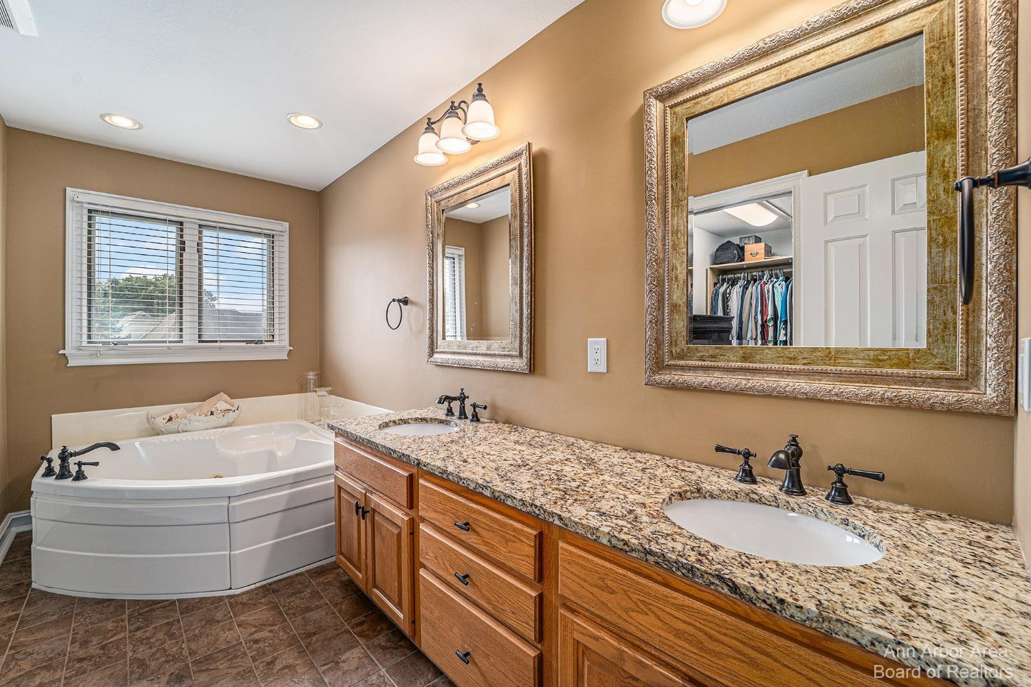 5517 E Dartmoor Drive