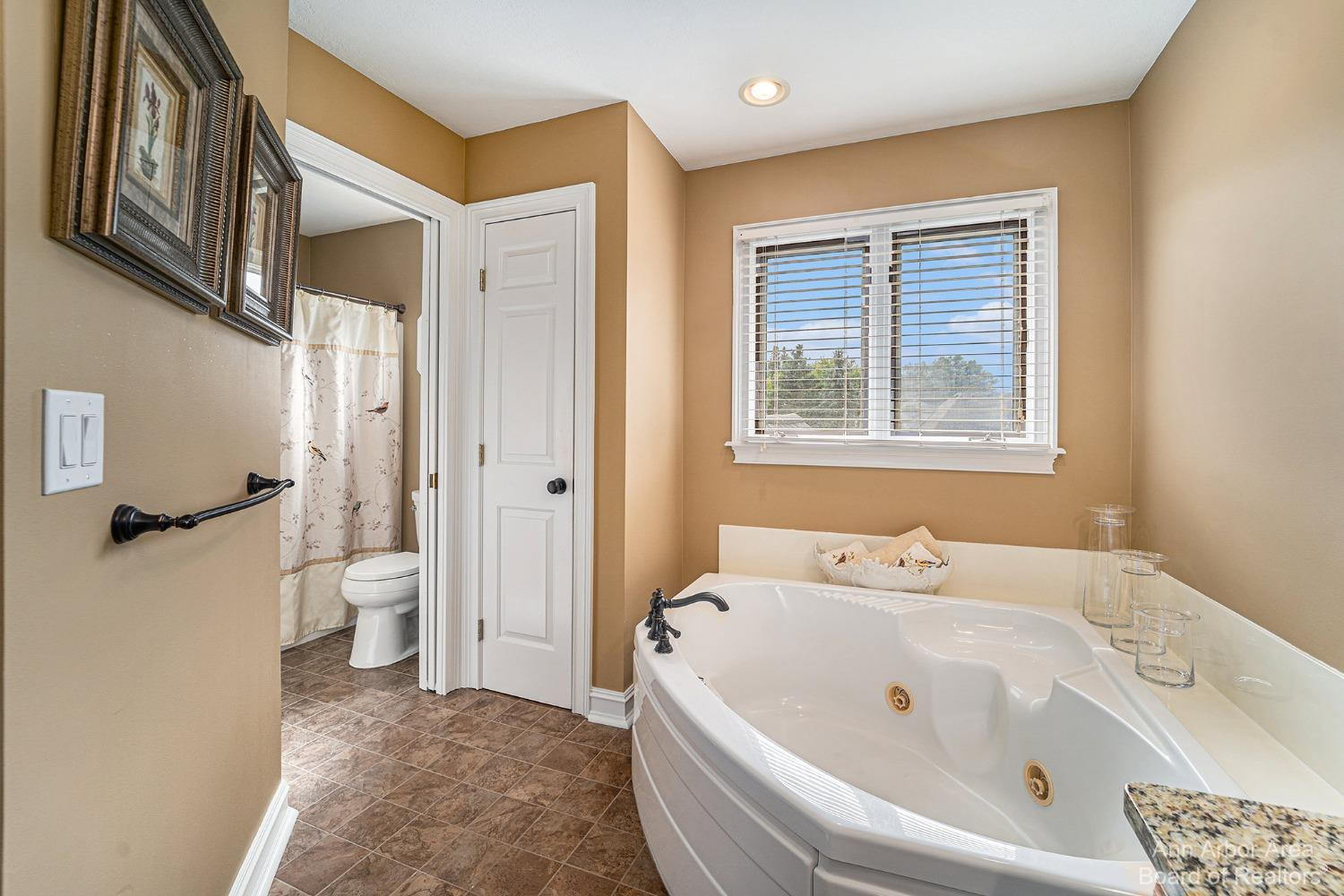 5517 E Dartmoor Drive