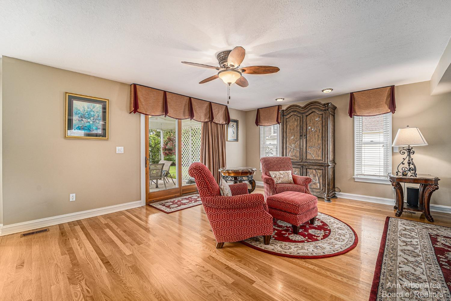 5517 E Dartmoor Drive