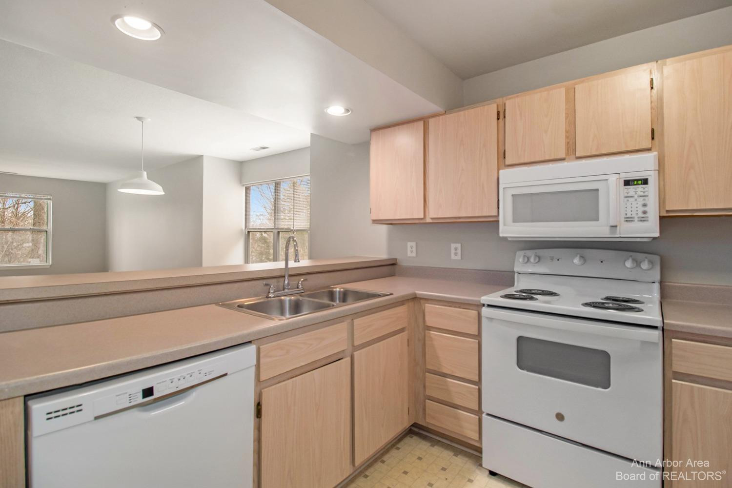 1001 E Duncan Street, 1D