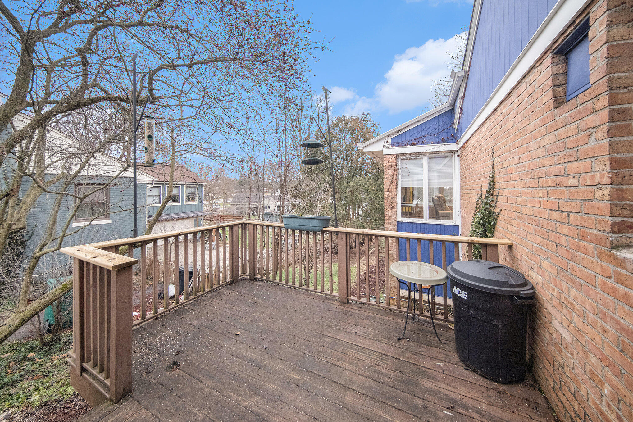 209 W Russell Street