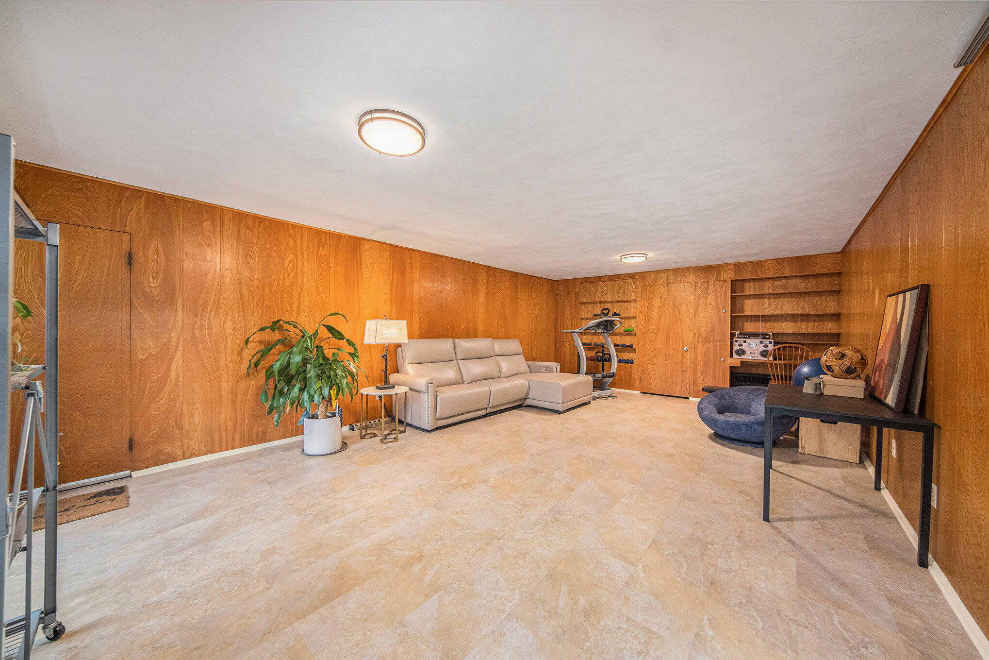 209 W Russell Street