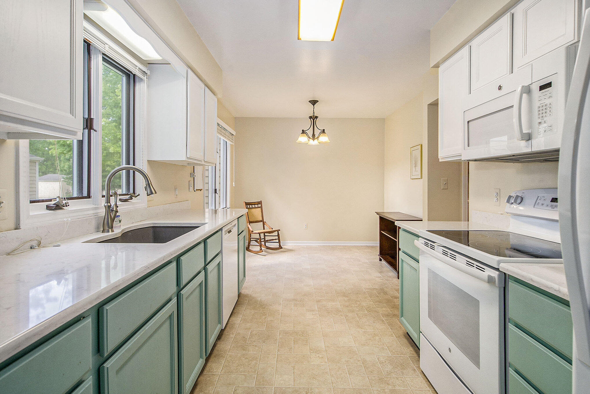 615 Woodcreek Circle, 4