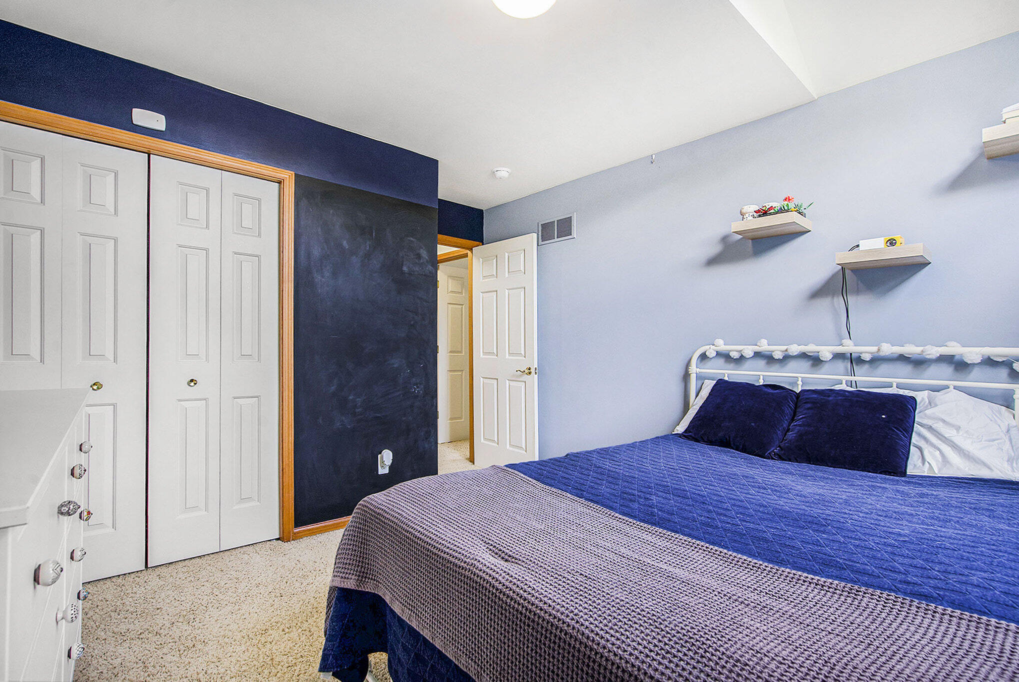 2412 Hawthorne Way