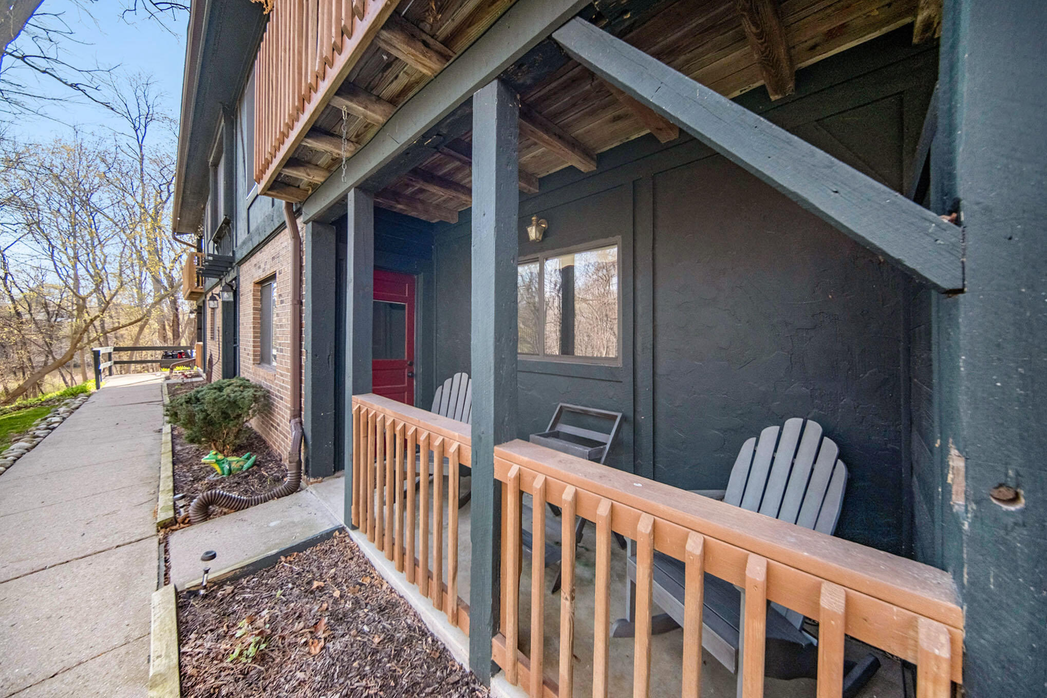 215 N Washington Street, 10