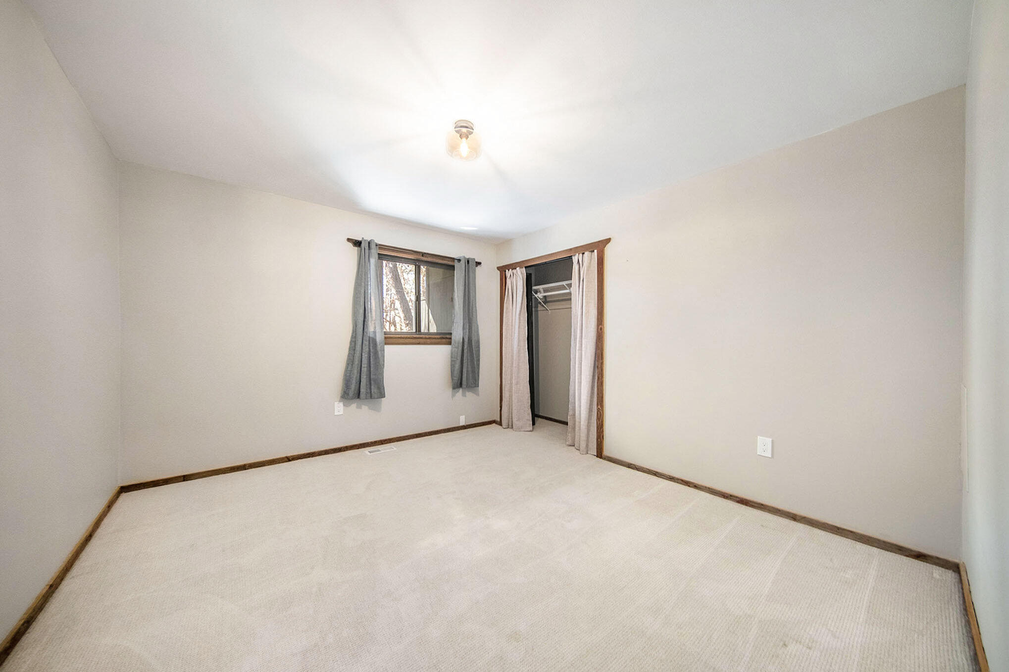 215 N Washington Street, 10