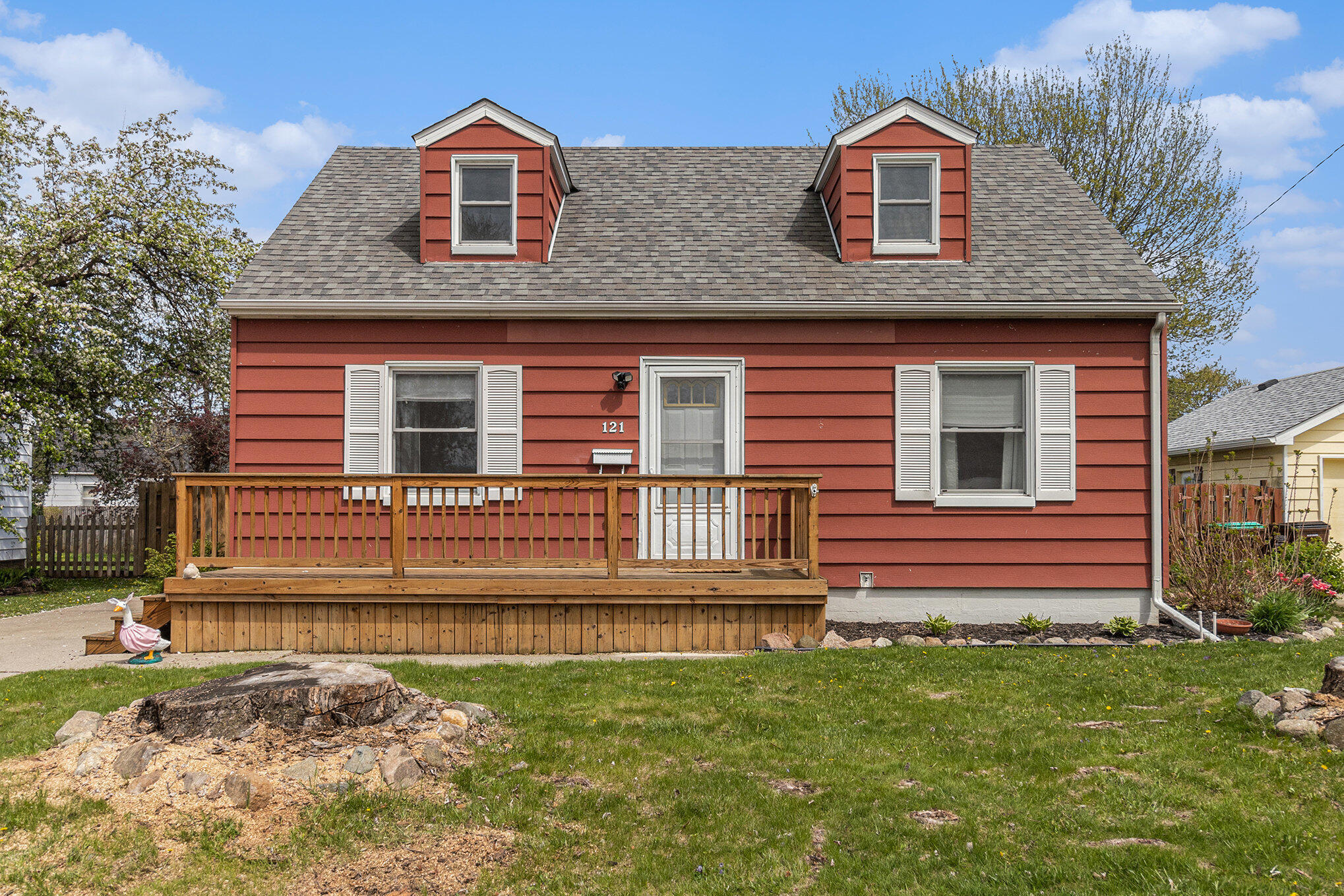 121 Saint Louis Street