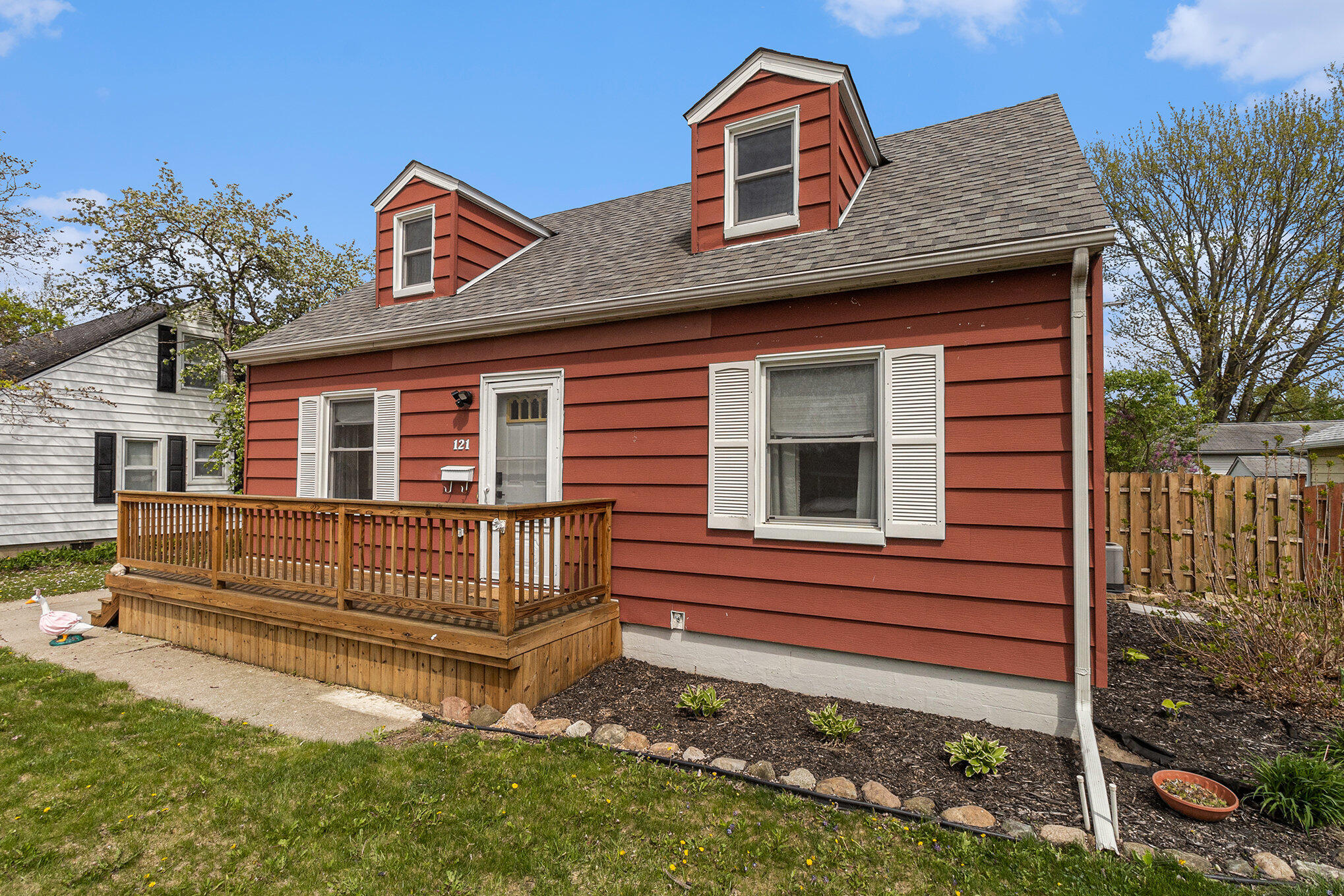 121 Saint Louis Street
