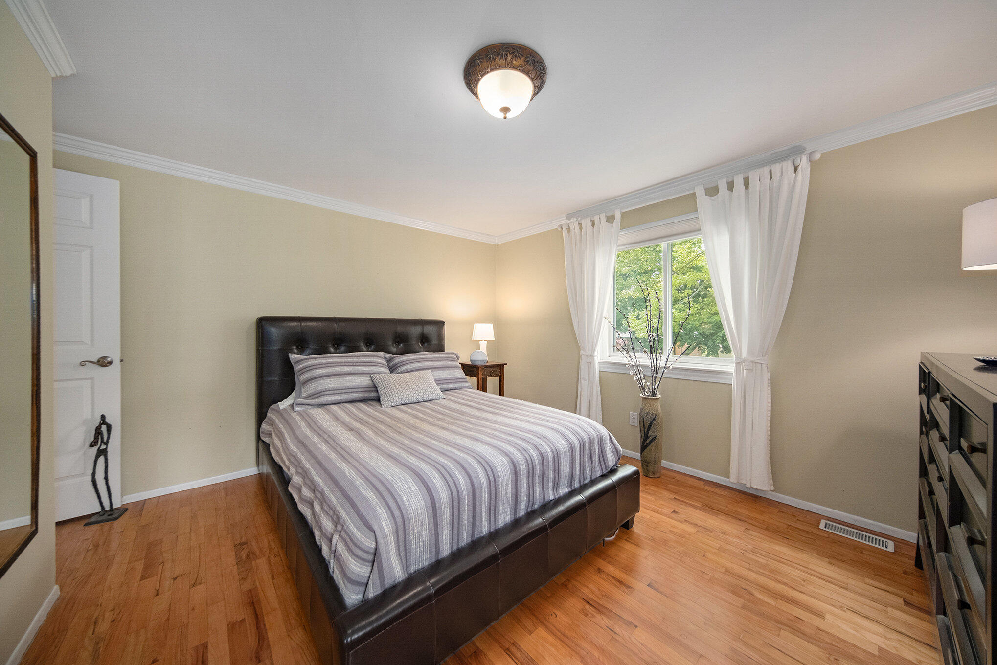 489 Old Creek Court