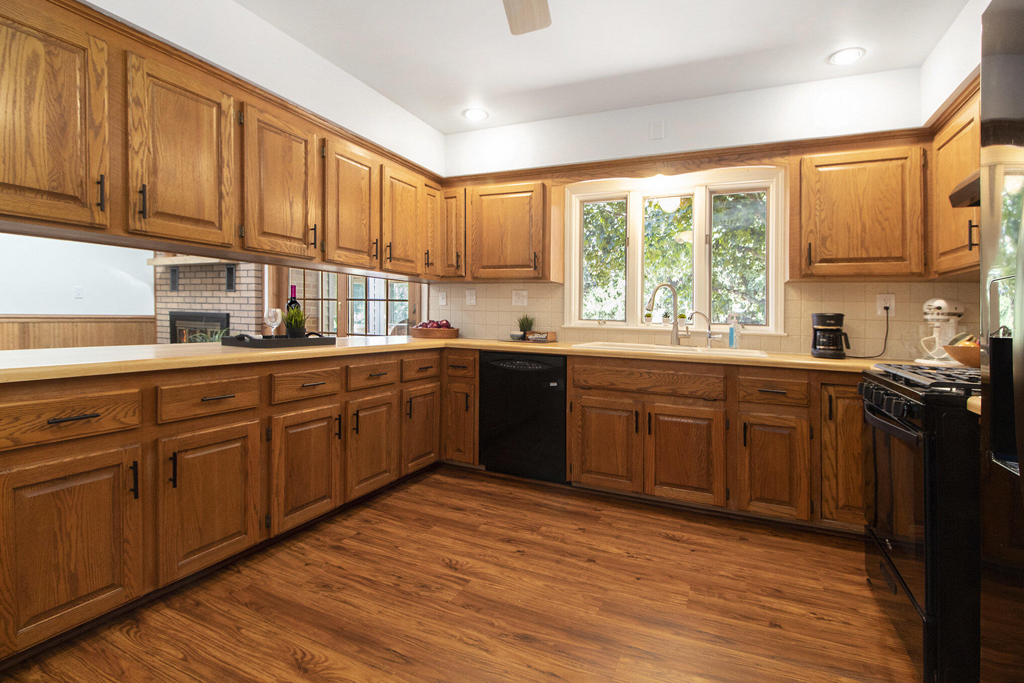 6352 Lodi Lane