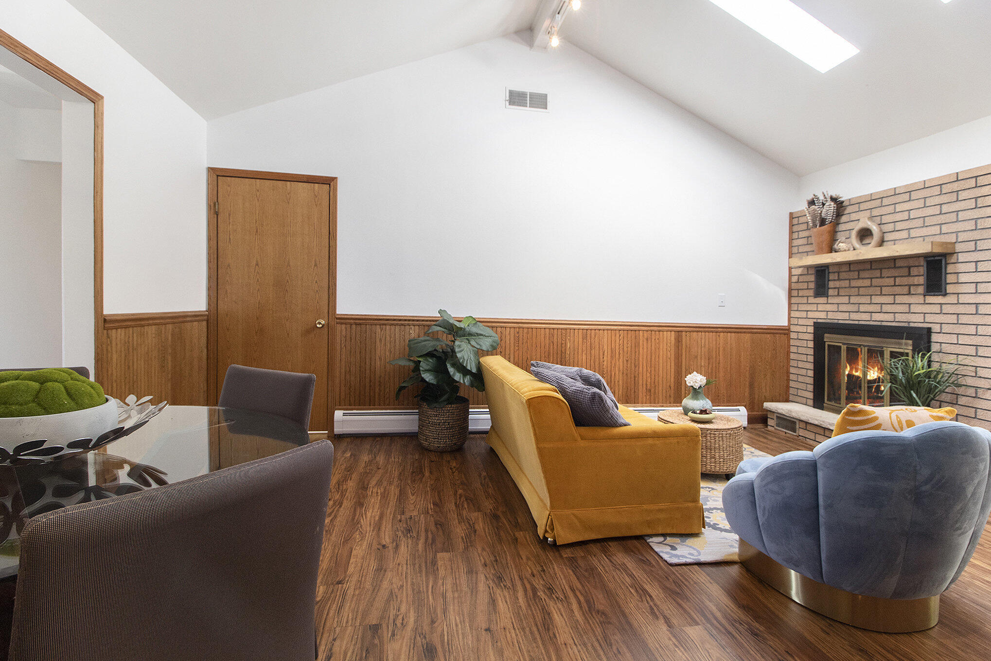 6352 Lodi Lane