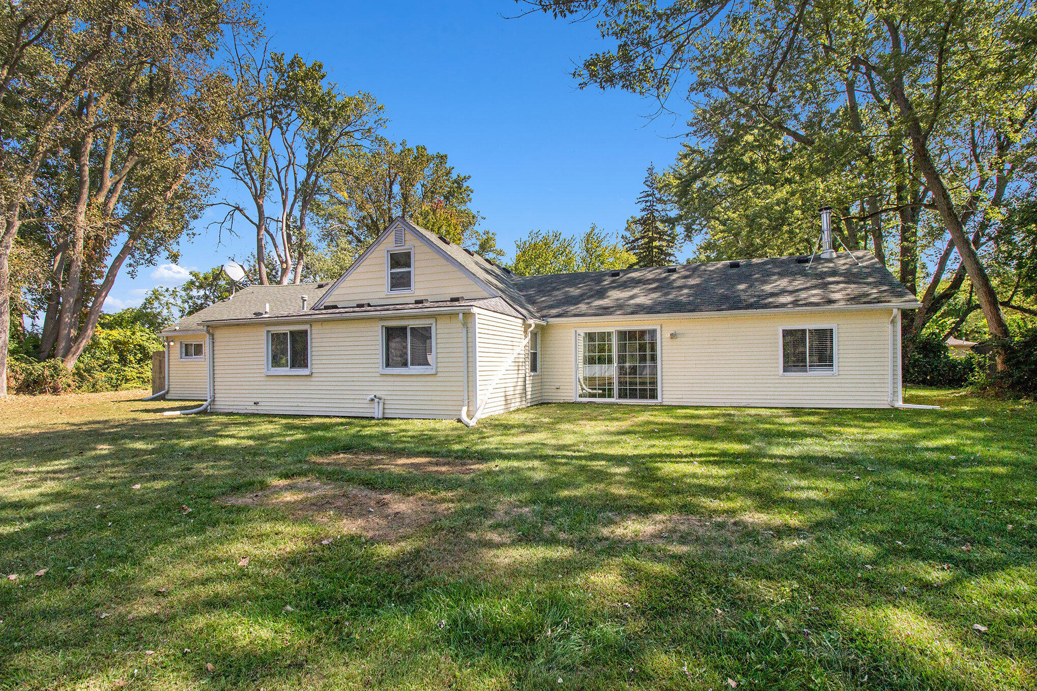 3189 Comboni Way