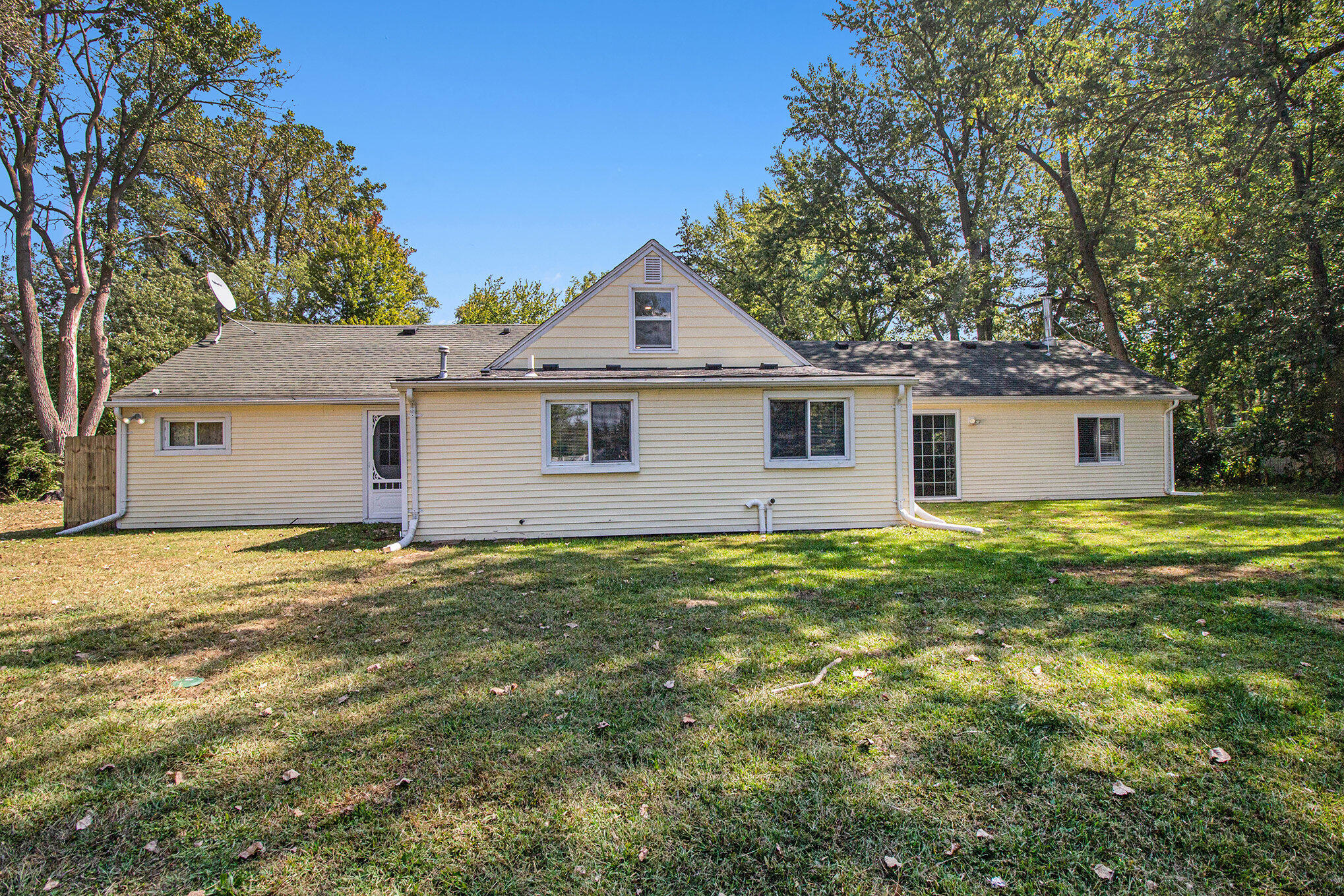 3189 Comboni Way