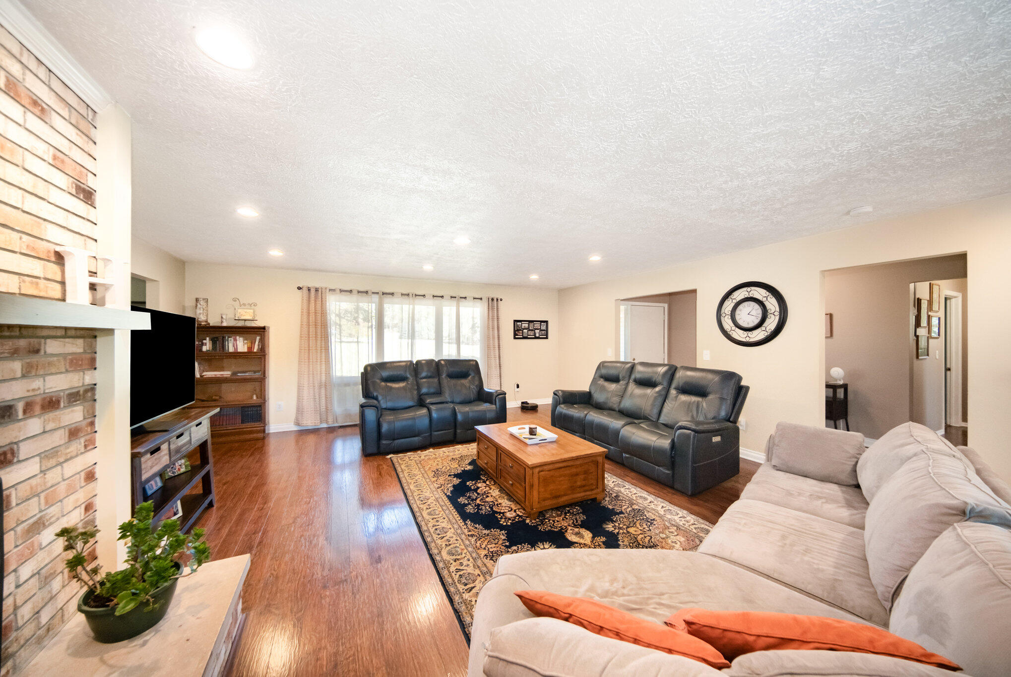 6109 -Waterworks Road