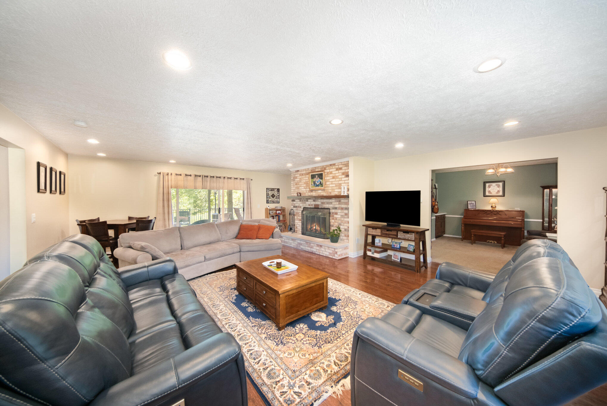 6109 -Waterworks Road