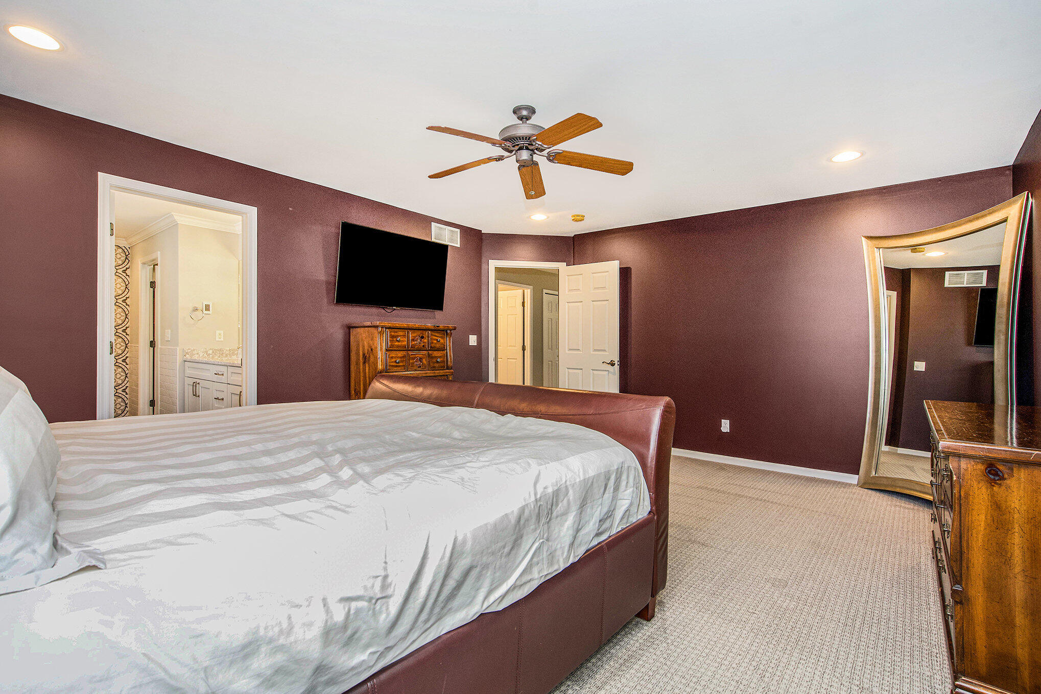 575 Pembroke Drive, Saline