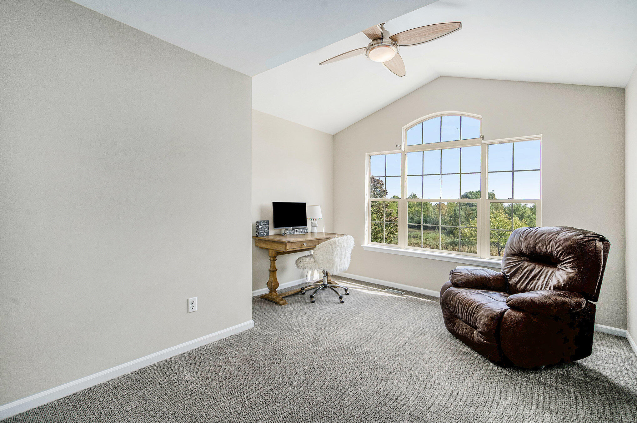 575 Pembroke Drive, Saline