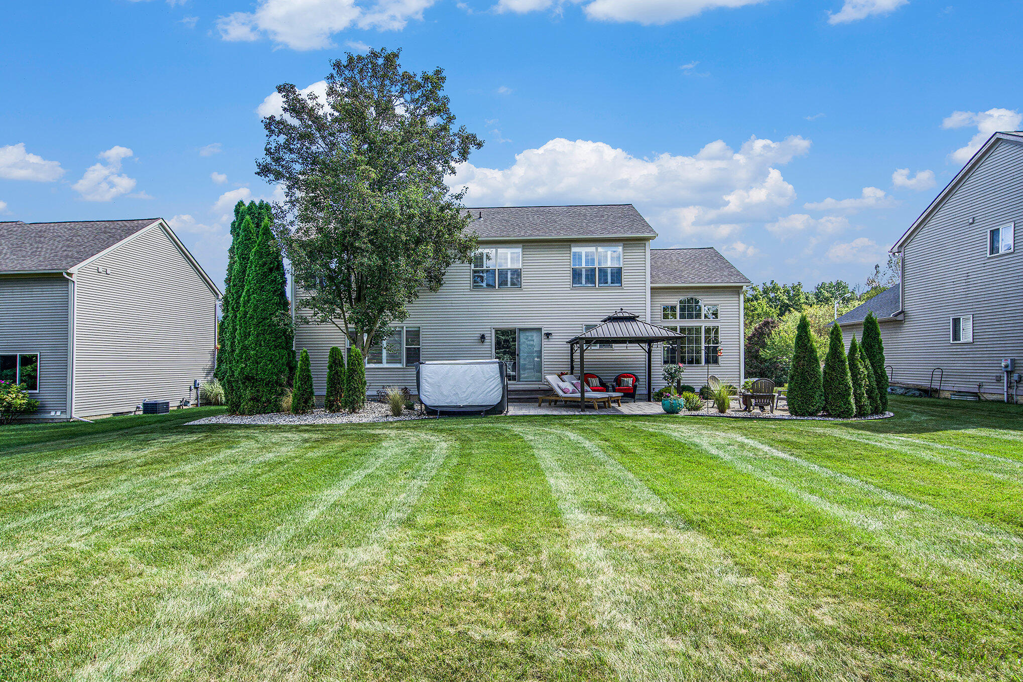 575 Pembroke Drive, Saline