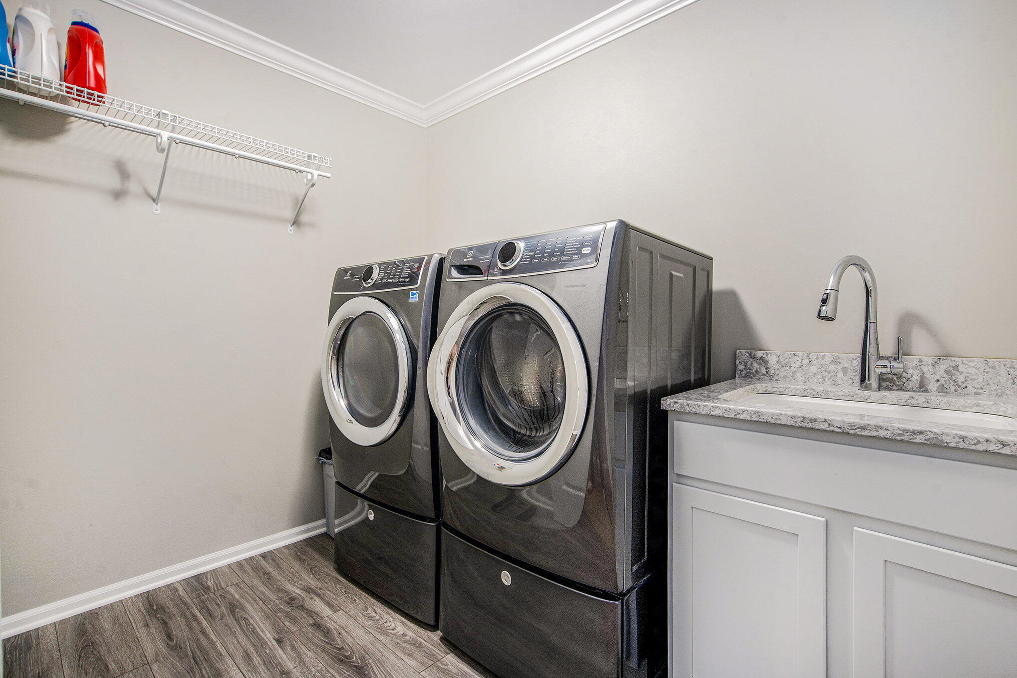 575 Pembroke Drive, Saline