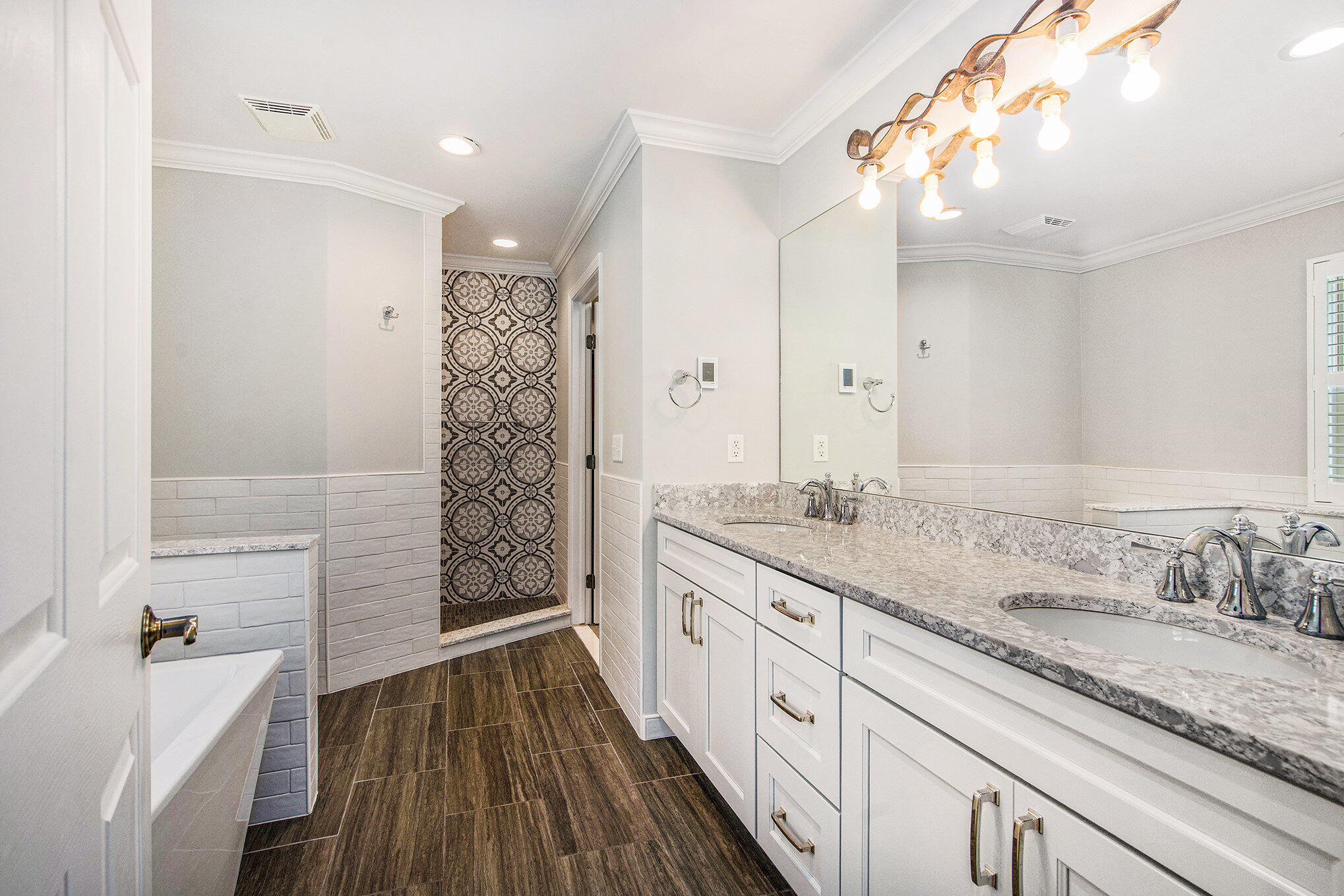 575 Pembroke Drive, Saline