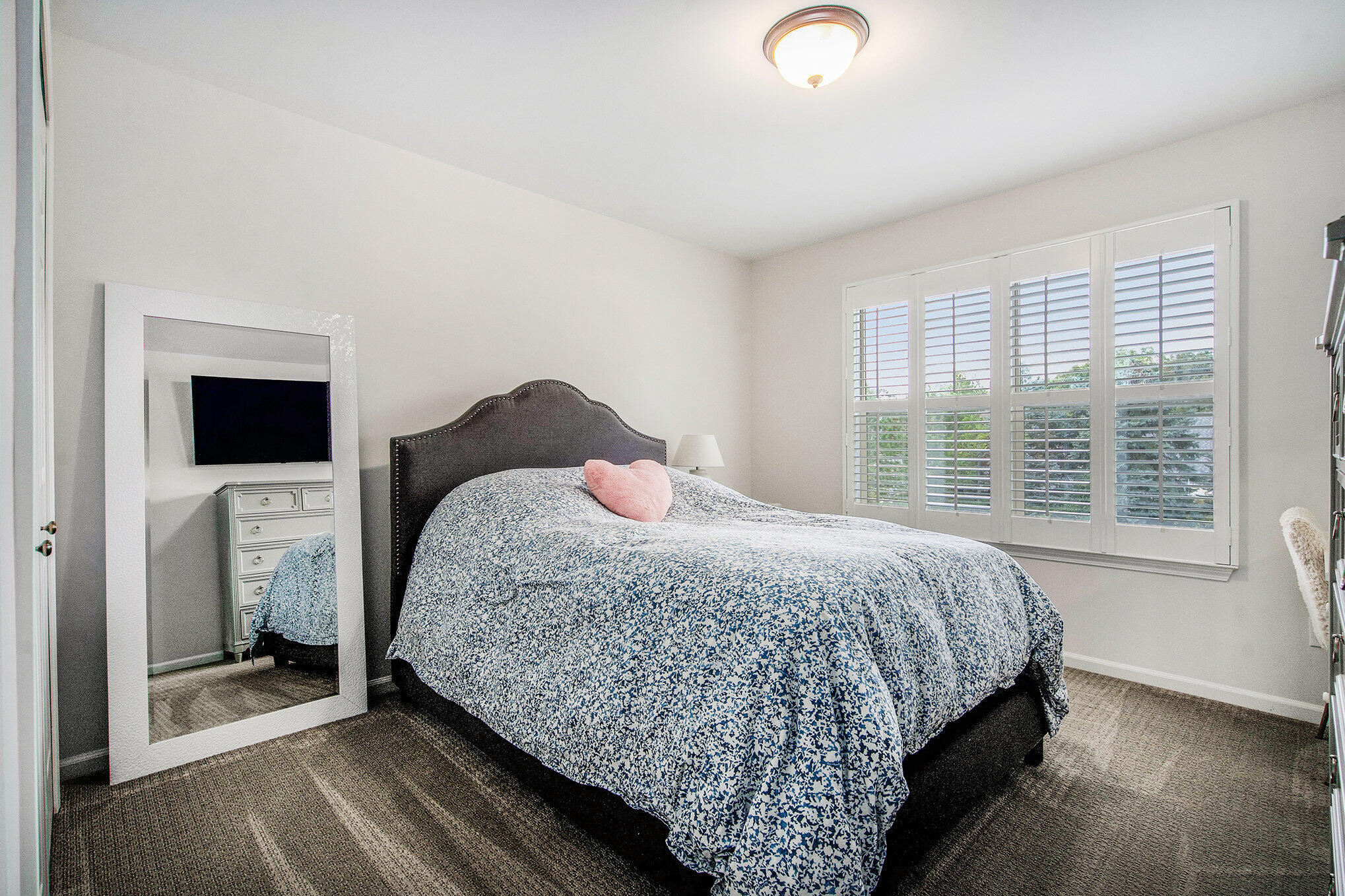 575 Pembroke Drive, Saline