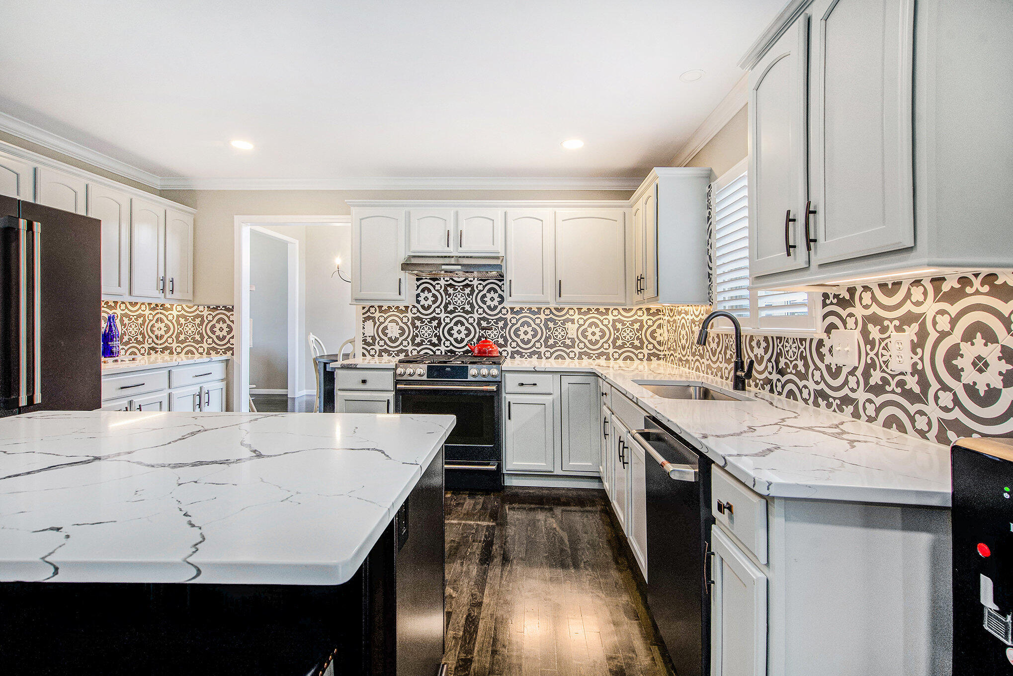 575 Pembroke Drive, Saline