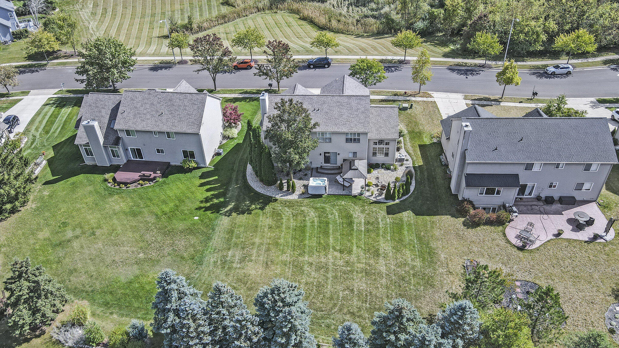 575 Pembroke Drive, Saline