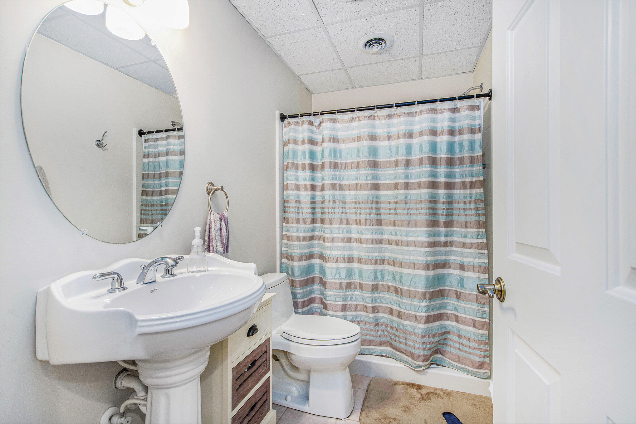 575 Pembroke Drive, Saline