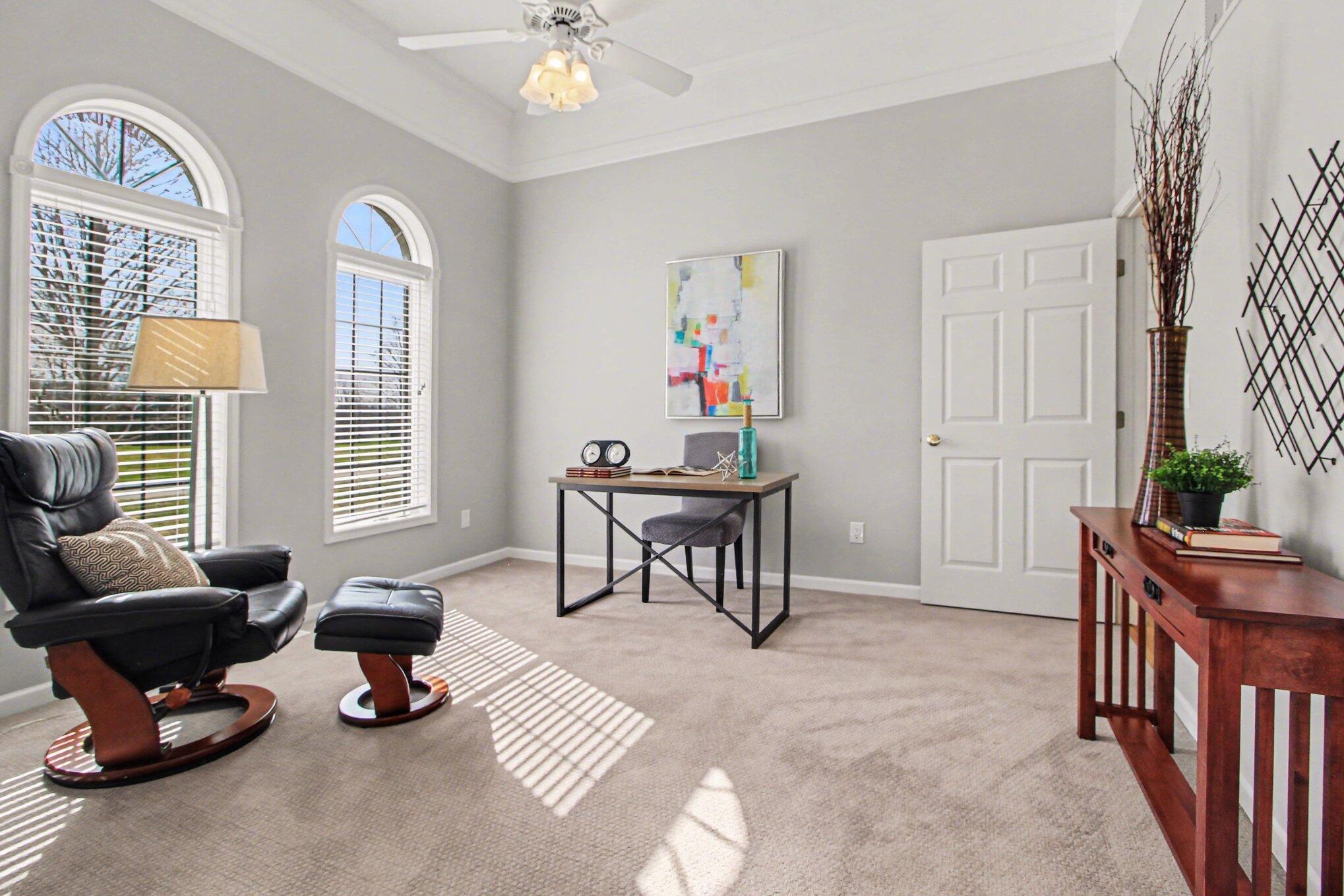 1100 Longview Lane