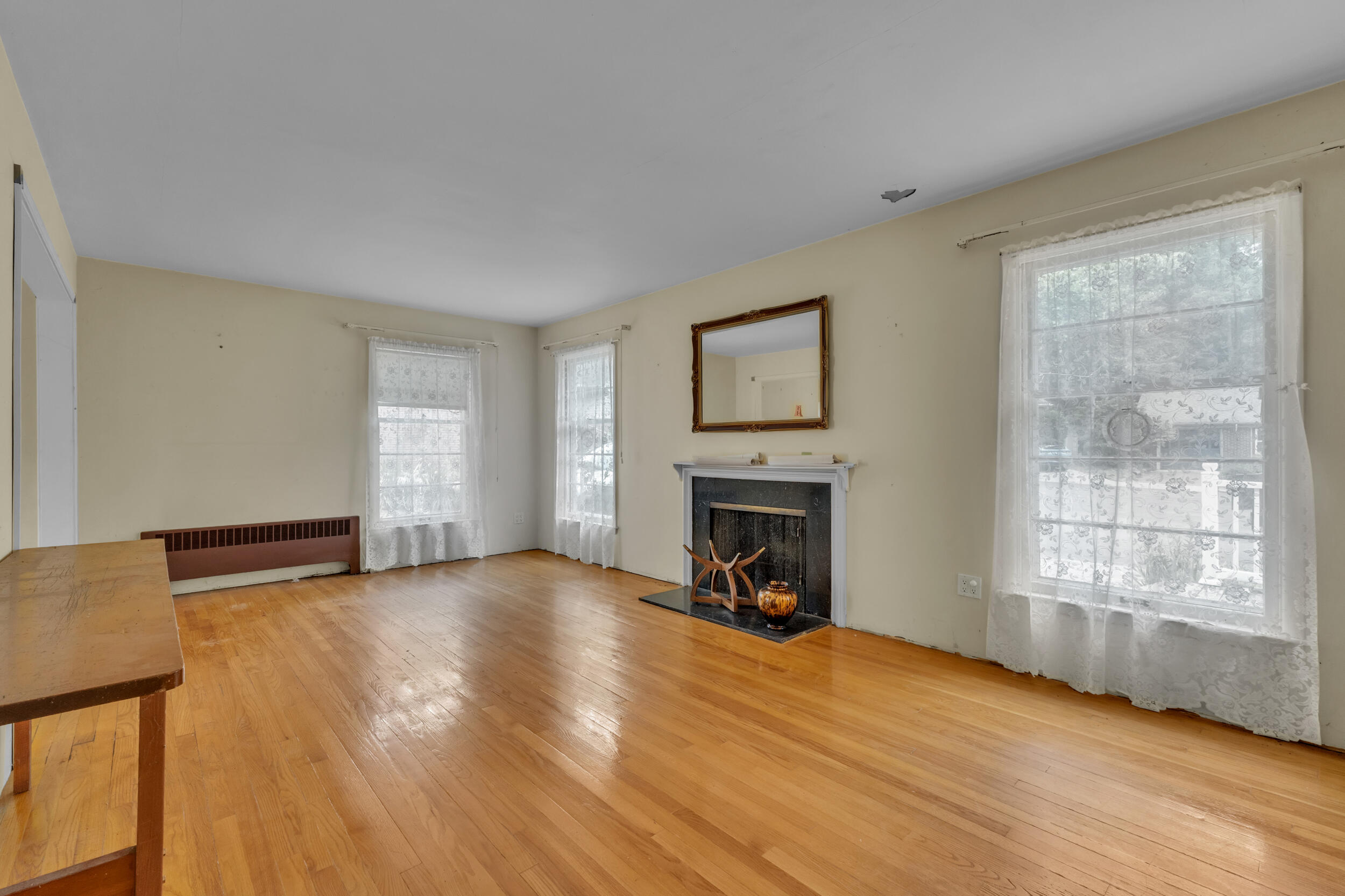 6 Ruthven Place
