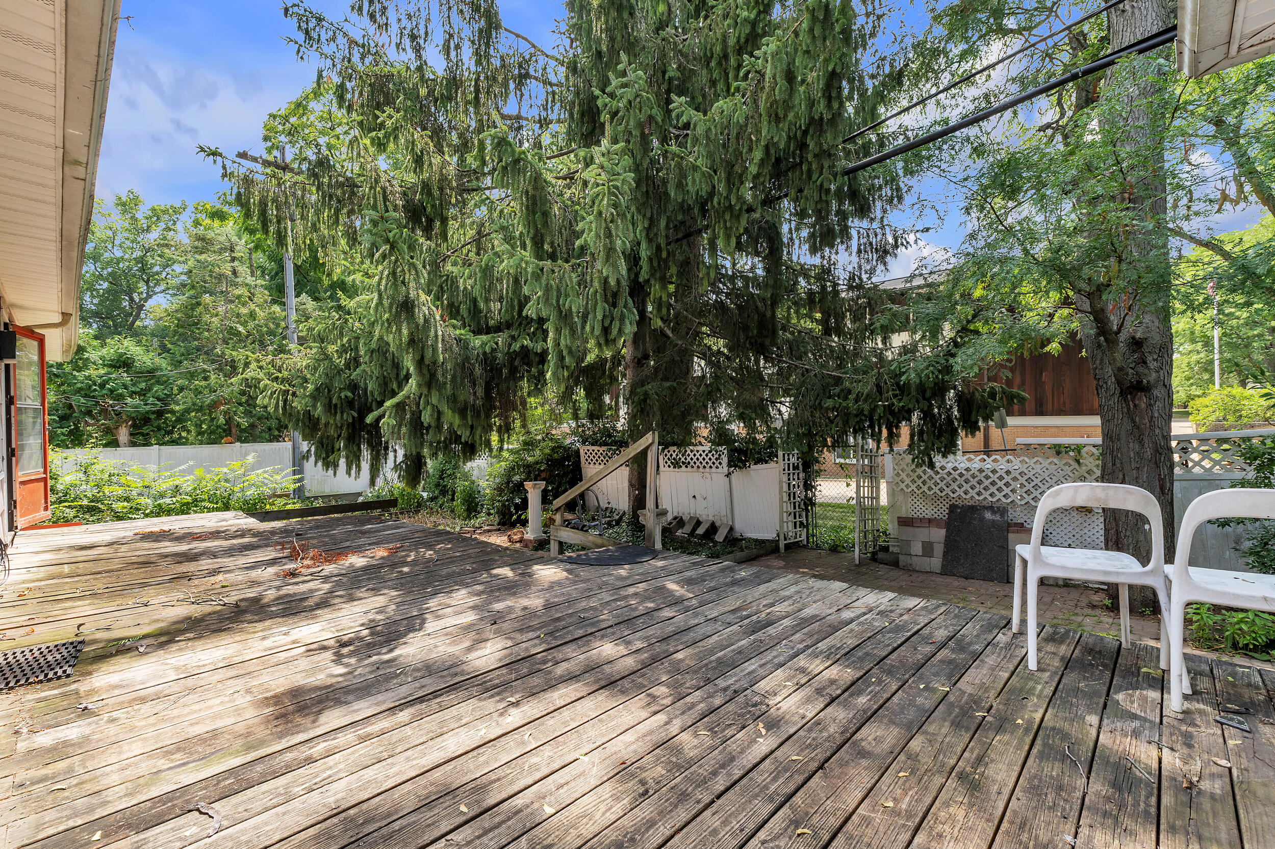 6 Ruthven Place