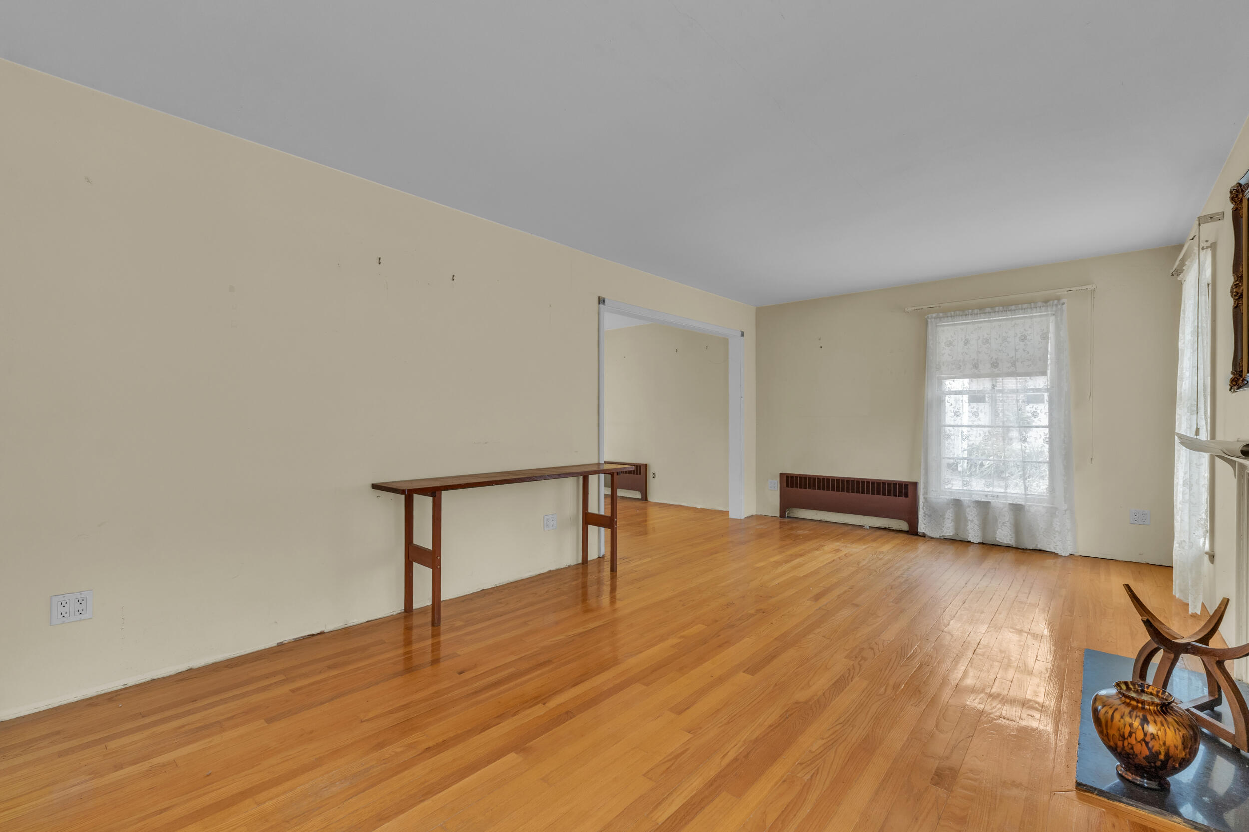 6 Ruthven Place