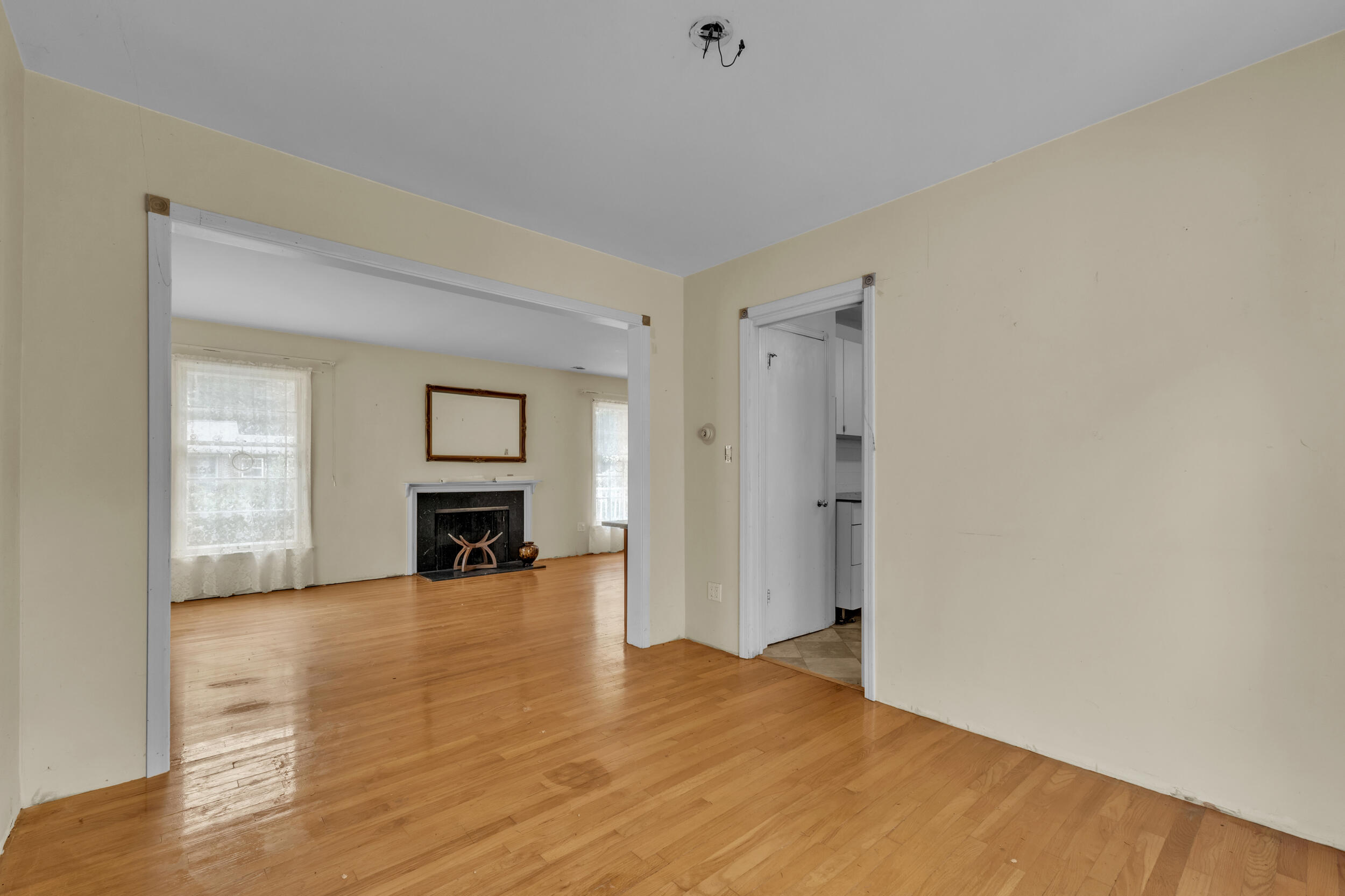6 Ruthven Place